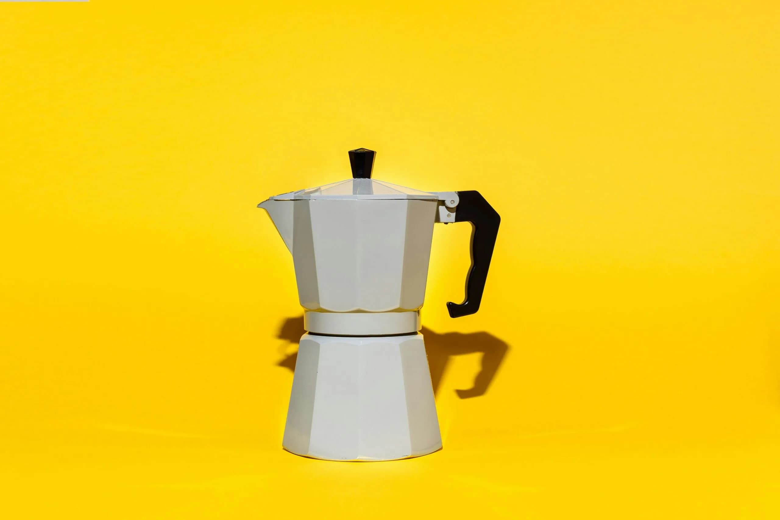 Panduan Lengkap Moka Pot: Cara Pakai, Sejarah, & Perawatan