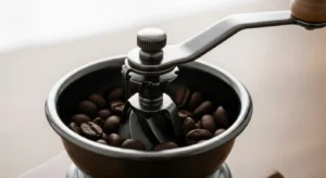Apa Itu Burr? Mengenal Bagian & Istilah Grinder Kopi Manual untuk Pemula - Tygo Life Jual Alat Kopi